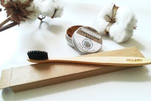 Зубная щетка бамбук и уголь​ - отличное сочетание для отбеливания зубов