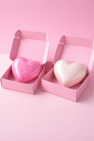 Набір сердець Self-Love Ritual: Dark Affair & Strawberry Pralin&eacute;, 220 г - фото №1